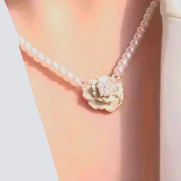 Women's pearl necklace - Picture 6 of 6